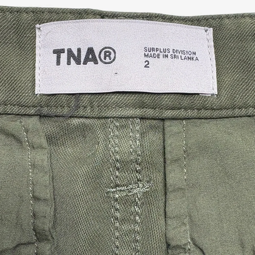 ✨ ARITZIA TNA Supply Cargo Utility Micro Mini Skirt • Army Green • Size 2 - Picture 11 of 13